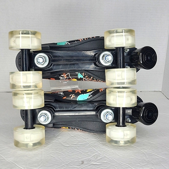 Skates - Picture 6 of 7